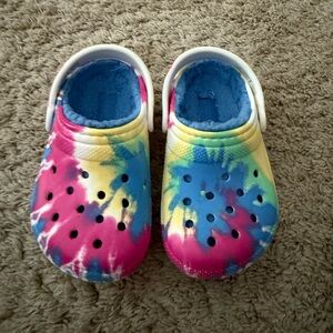 CROCS Kids Tie-Dye Slippers - Pink, Blue, Yellow